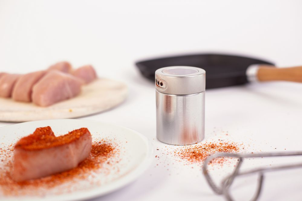 Rond kruidenblik met strooi gaten - ø48x73 mm